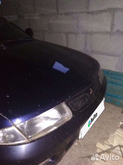 Mitsubishi Carisma, 1998