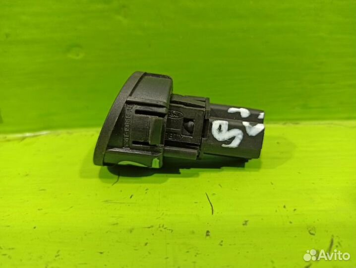 Кнопка открытия багажника Ford Fusion хэтчбэк fyja