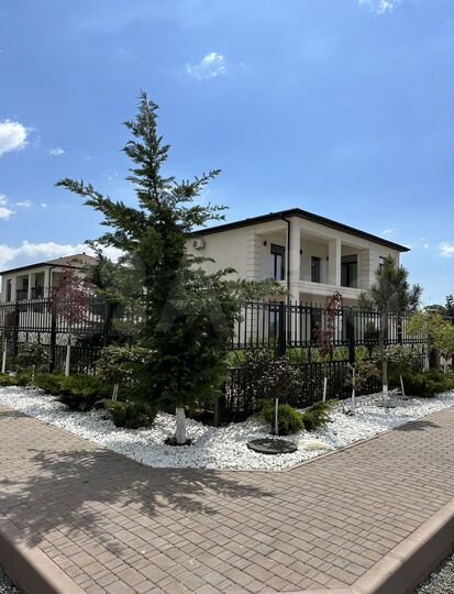 Дом 240 м² на участке 7,2 сот.