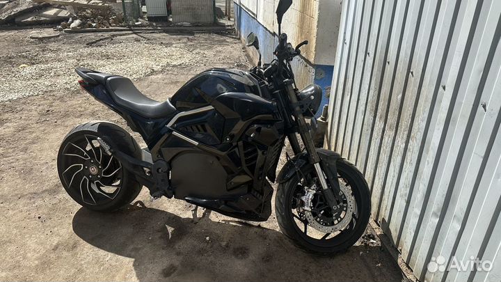 Электро мотоцикл ducati diavel