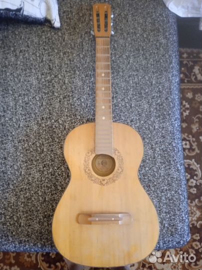 Акустическая гитара