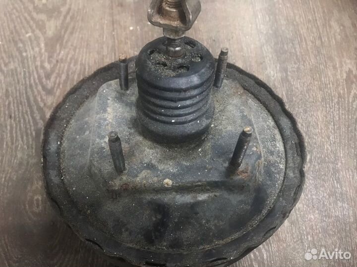 Вакуумный усилитель тормозов Toyota Mark 2 GX90