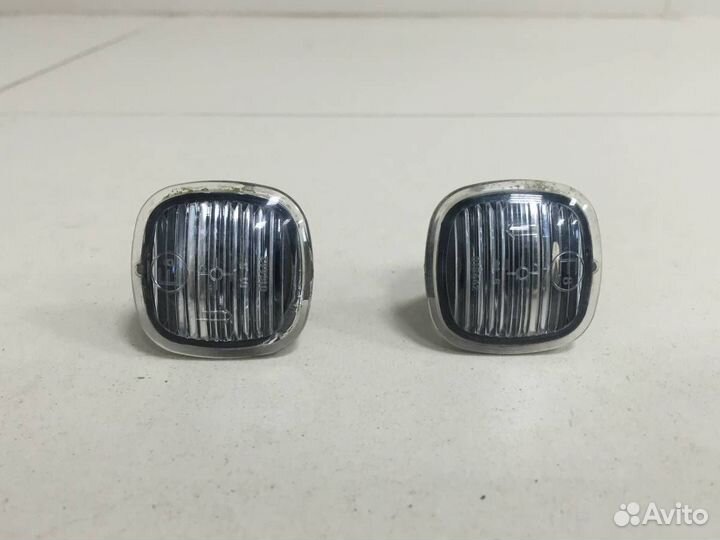 Повторитель на крыло Skoda Rapid 2012-2020