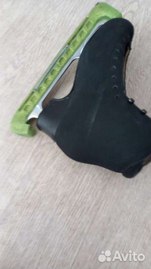 Коньки фигурные, размер 24