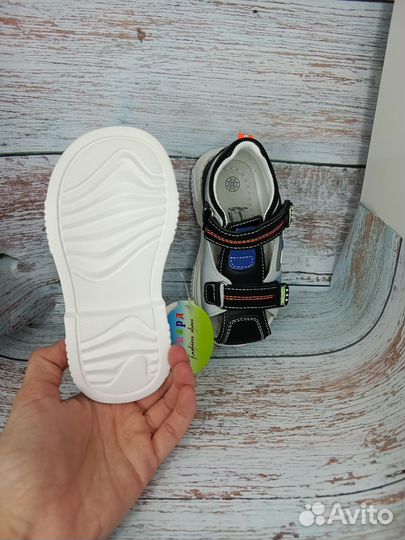 Сандали для мальчика новые 22-26р