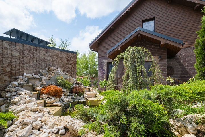 Дом 500 м² на участке 12 сот.