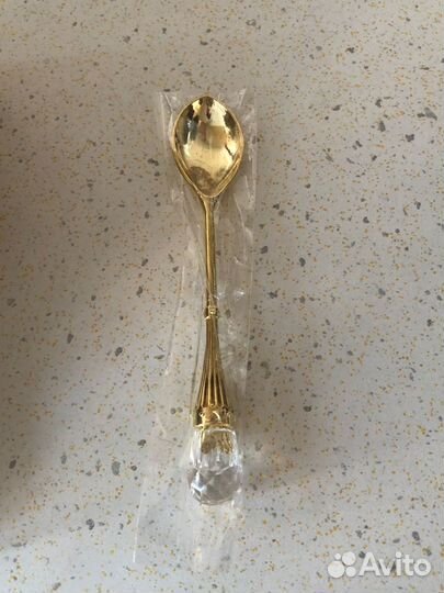 Икорница стеклянная с крышкой и ложкой рыбка