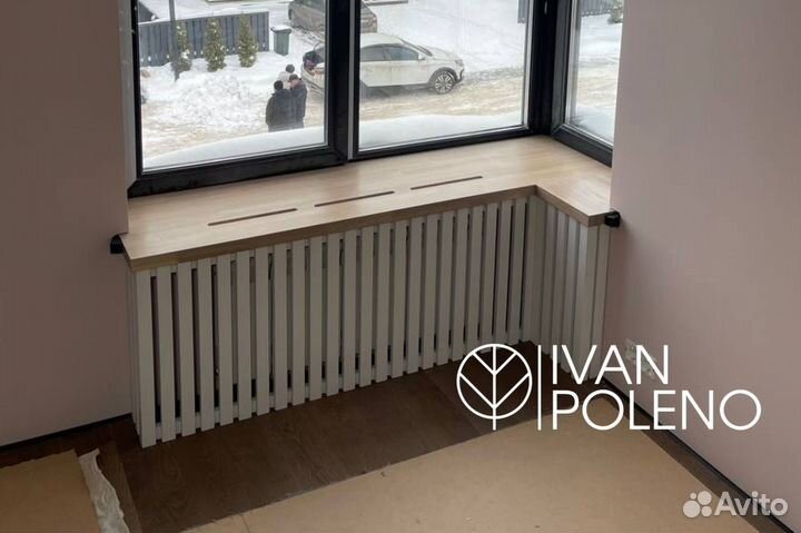 Декоративный экран и деревянный подоконник