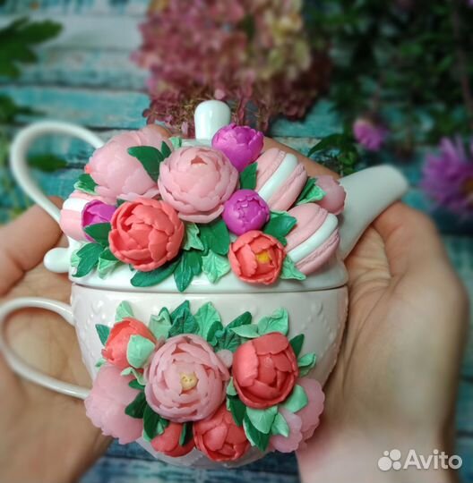 Чайный набор : чайник и чайная пара (чашка и блюдц