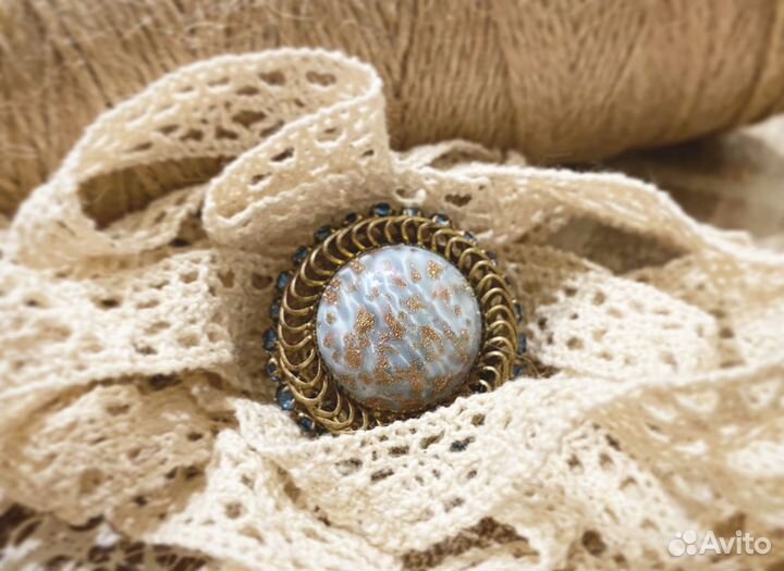 Чешская брошь