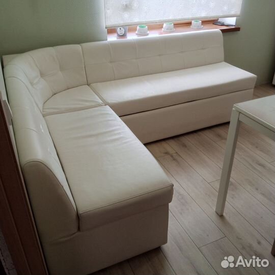 Кухонный угловой диван
