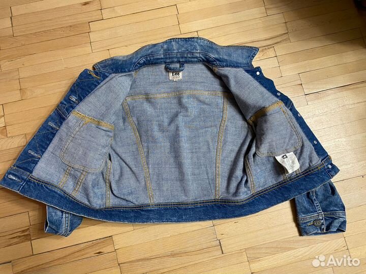Джинсовая куртка