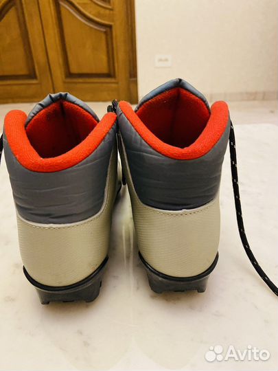 Лыжные ботинки размер 34