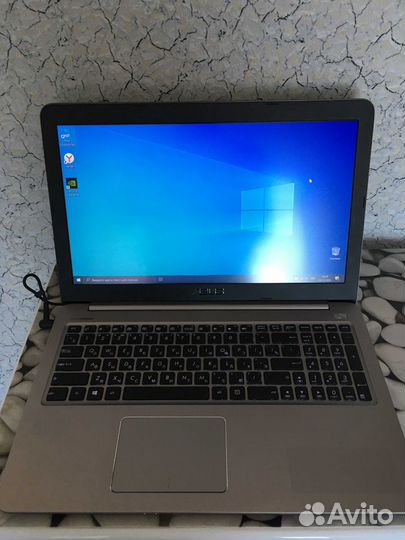 Ноутбук asus