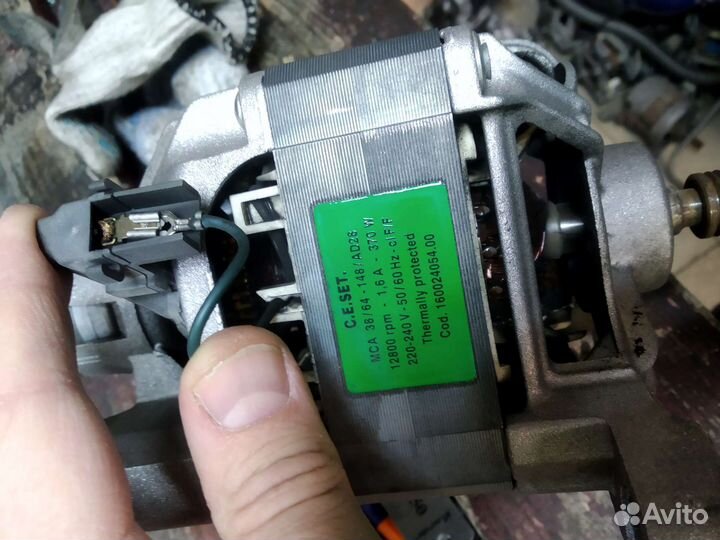 Двигатель Ariston