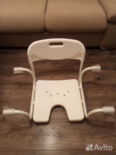 Стул в ванную для мытья пожилых людей