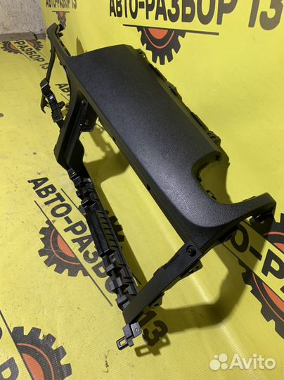 Накладка торпедо правая Киа Рио 4. (FB)