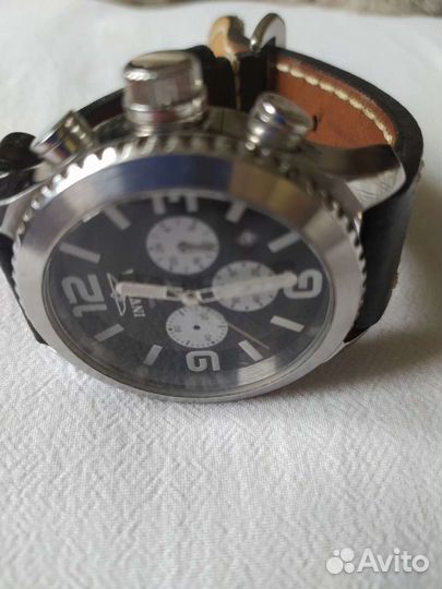 Часы invicta