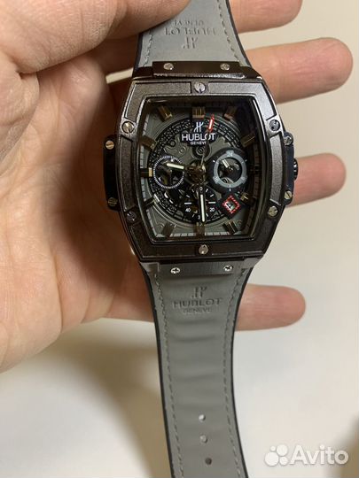 Часы наручные hublot