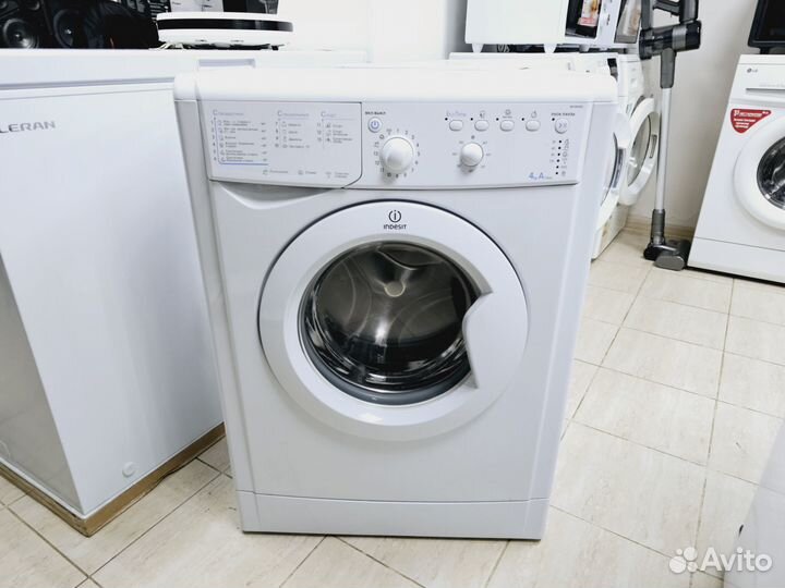Узкая стиральная машина Indesit 4кг/33см (Окт139)