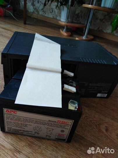 Бесперебойник APC back-ups rs 1100