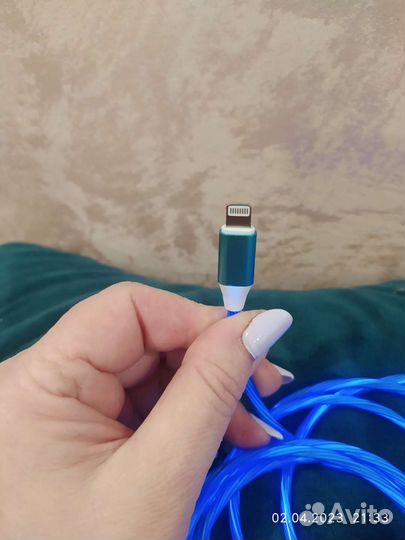 Светящийся кабель для зарядки iPhone новый