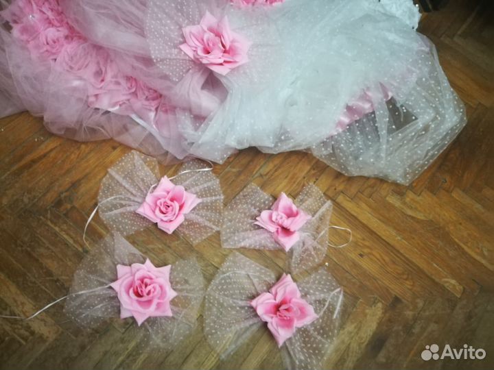 Свадебное украшение на машину