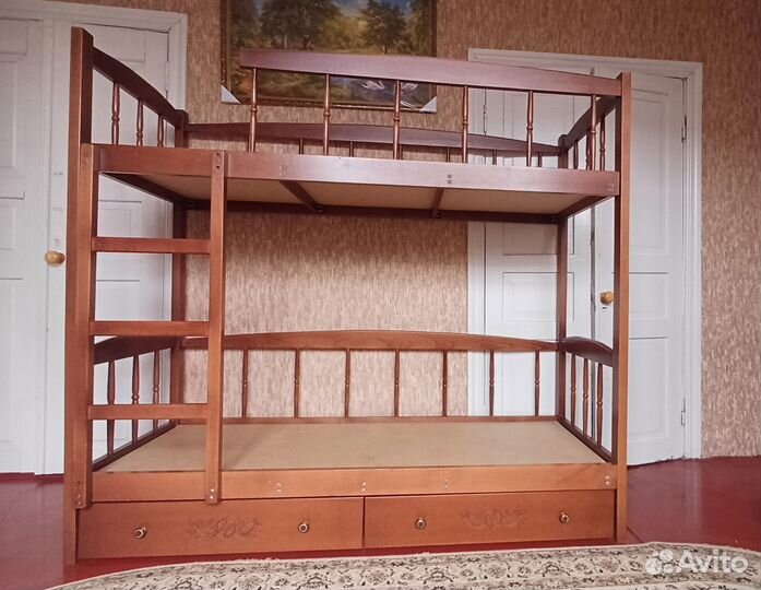 Кровать двухьярусная