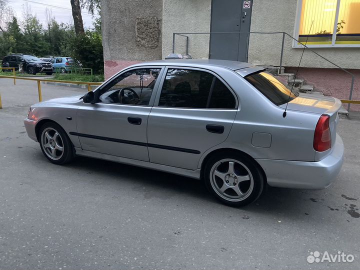 Hyundai Accent, 2004