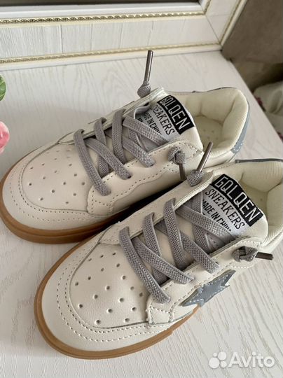 Кроссовки для девочки