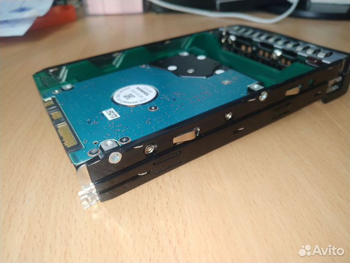 Адаптеры 4 шт. на серверные салазки 3.5 2.5 ssd