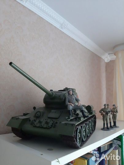 Модель легендарного советского танка Т-34-85