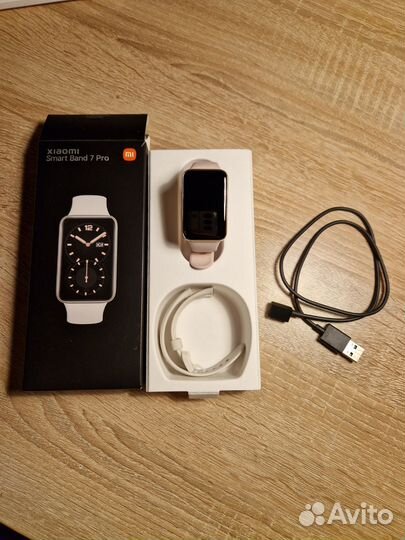 Mi band 7 Pro GL белые