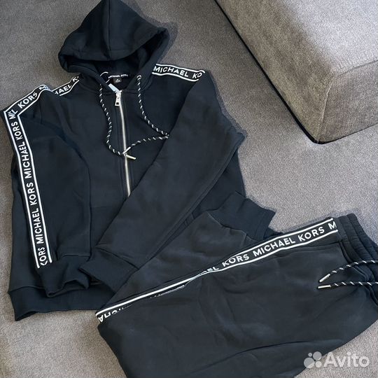 Новый костюм мужской Michael Kors оригинал M,L,XL