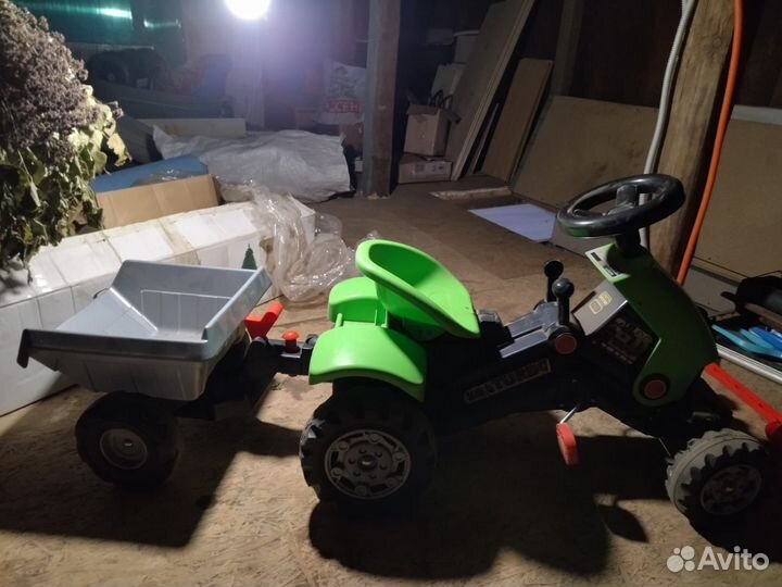 Большой детский трактор с прицепом