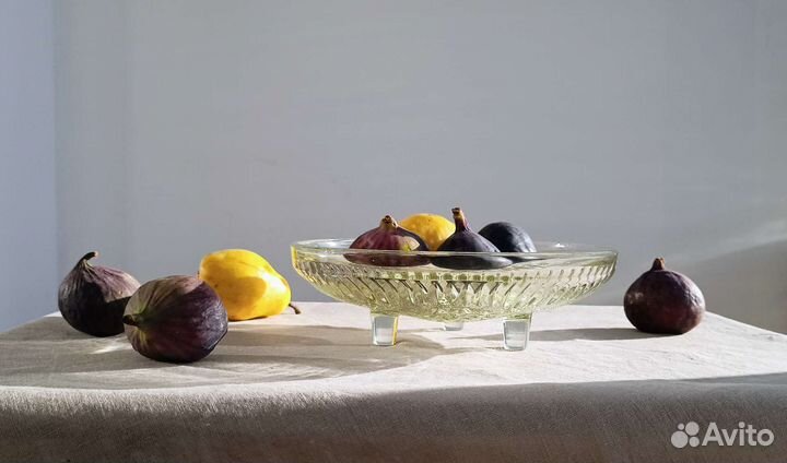 Ваза для фруктов, сухарница, блюдо на ножках