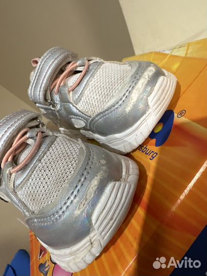 Кроссовки детские 24 размер (на 23)