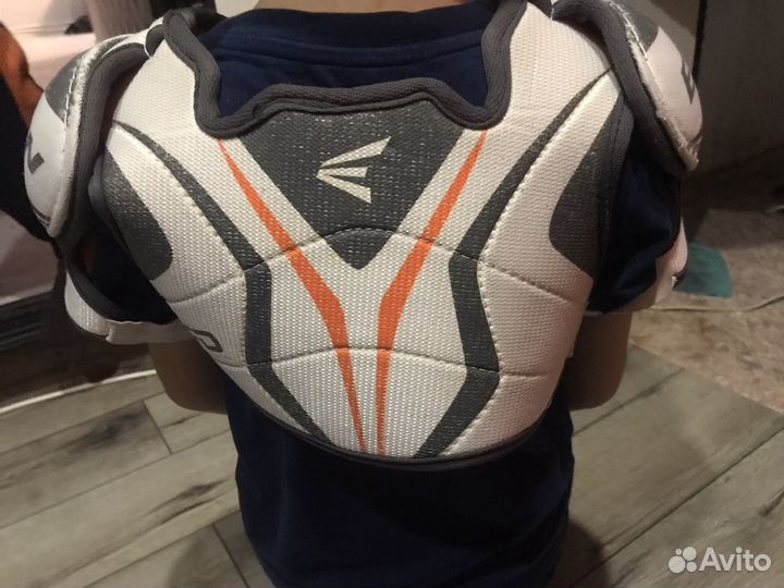 Нагрудник хоккейный