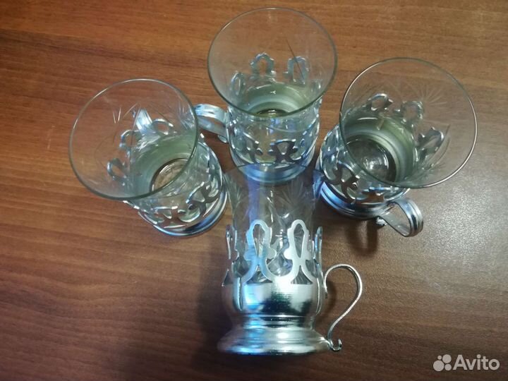 Стаканы с подстаканниками