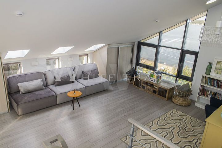 Коттедж 333,4 м² на участке 6 сот.