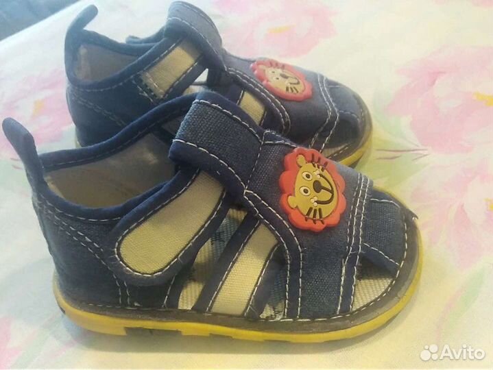 Сандалии для мальчика 20,21