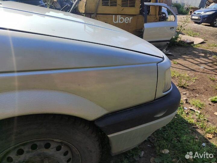 Крыло переднее правое Volkswagen Passat B3