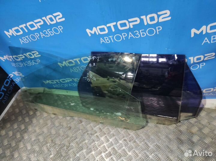 Стекло двери Ford Focus 2 / Форд Фокус 2В разборе