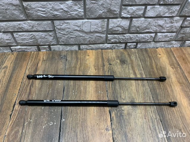 Skoda Karoq Амортизатор двери багажника LH RH