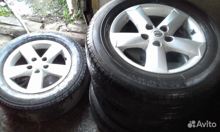 Ниссан Кашкай икстреил рено литые диски с резиной