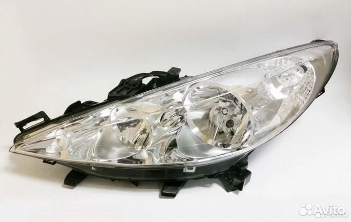 Фары на peugeot 207 новые