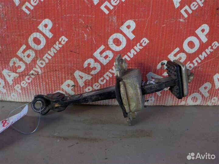 Ограничитель хода двери передний правый Geely Mk