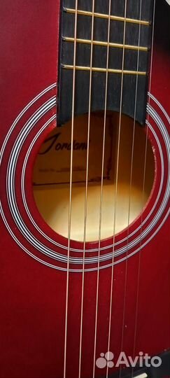 Акустическая гитара