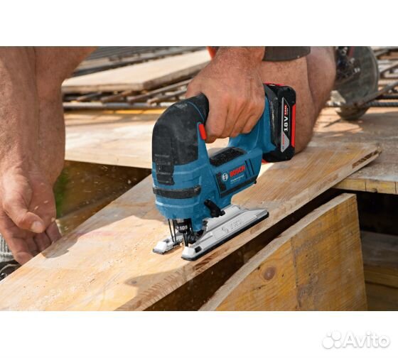 Лобзик акк bosch GST 18V KIT