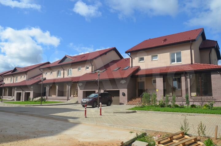 Таунхаус 313 м² на участке 4 сот.